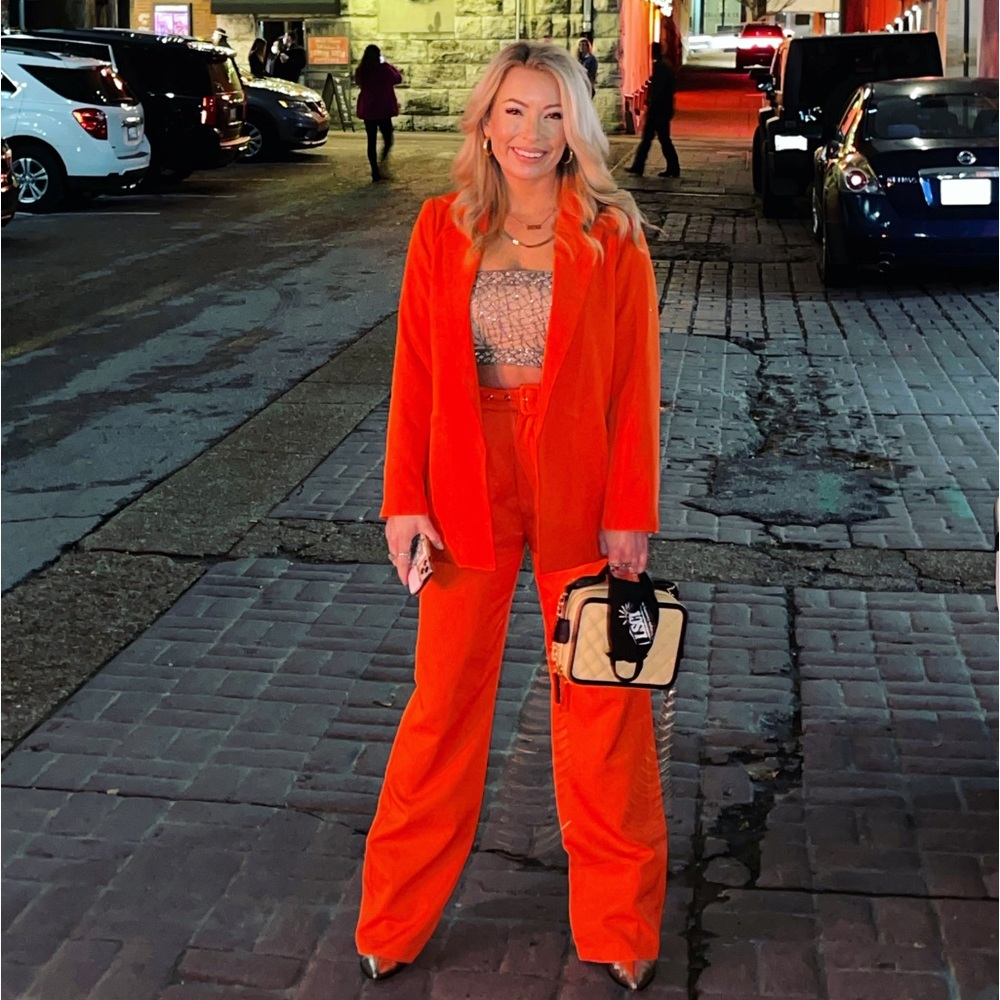 Orange two piece pants and blazer 🧡